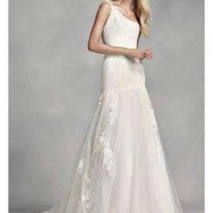 White by Vera Wang One Shoulder Lace Wedding Dress Color: Ivory Size 12